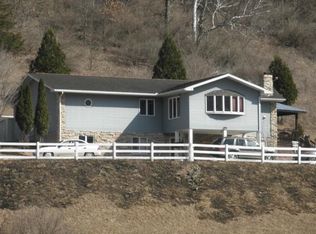 1621 Lansing Harpers Rd, Lansing, IA 52151