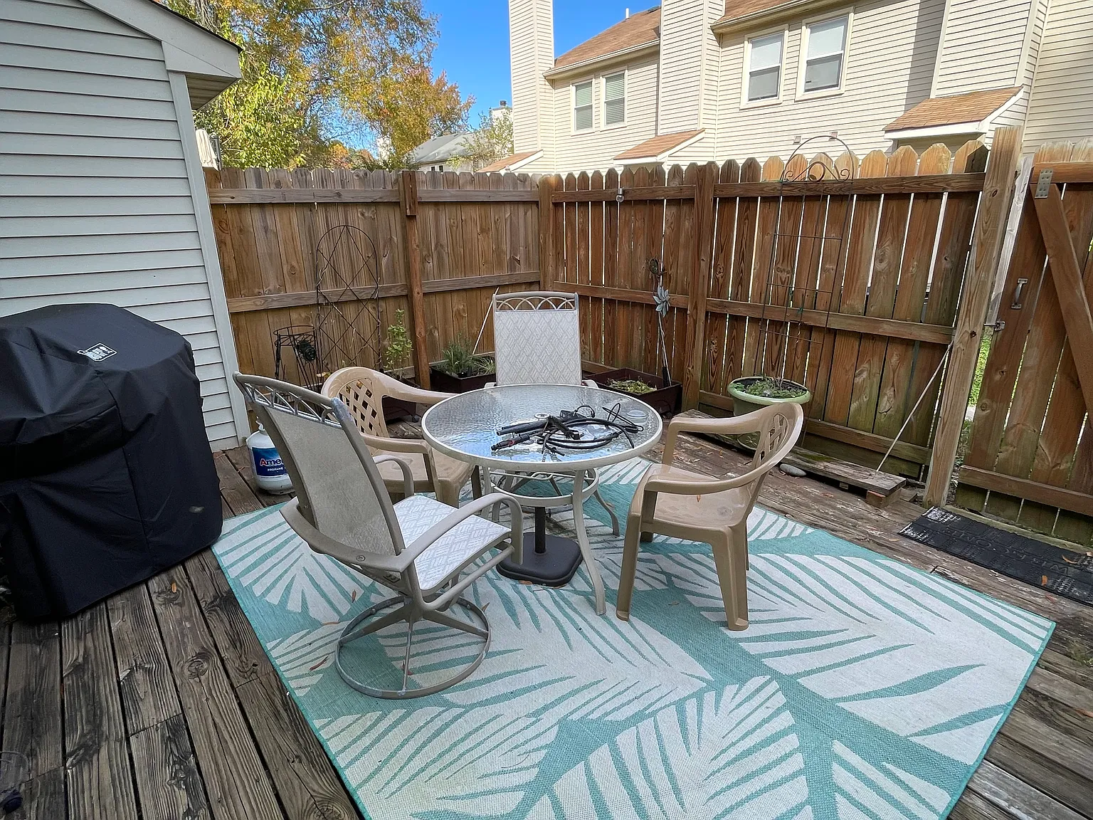 2 bed, 1.5 bath, 1280 sqft, $1,600 — Photo 2