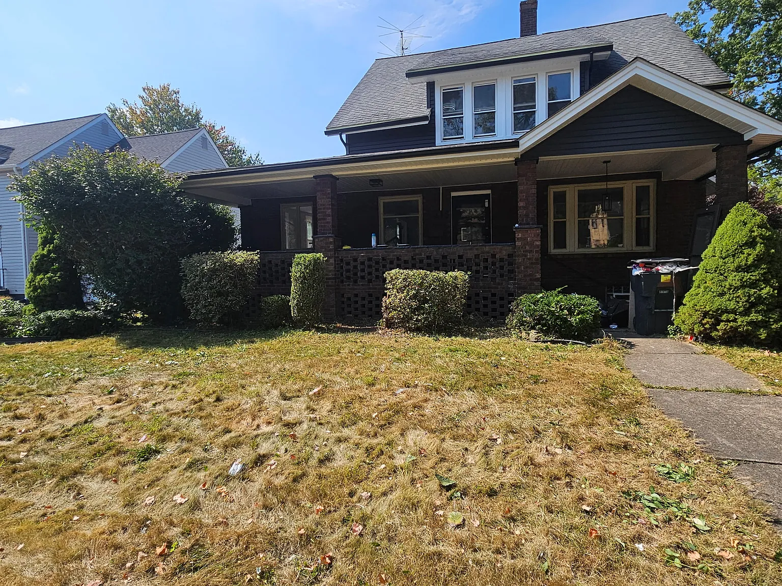 218 Woodbine Ave SE photo 1