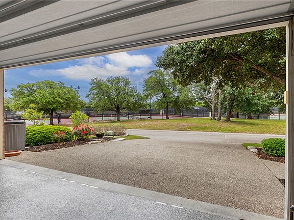 5th image of 4782 Stonebriar Cir