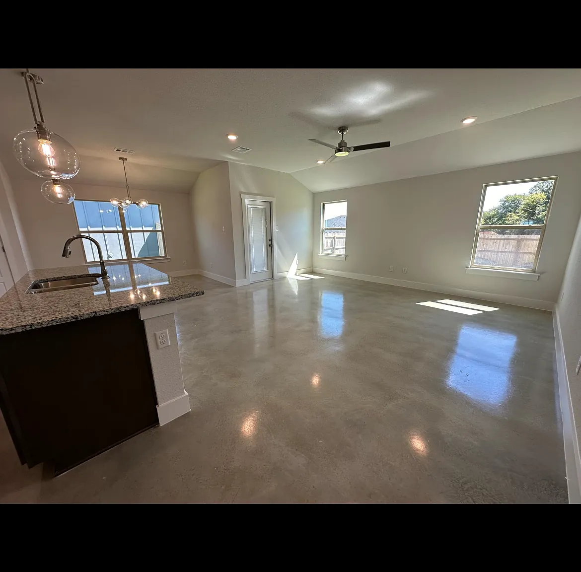 4 bed, 1657 sqft, $2,100 — Photo 4