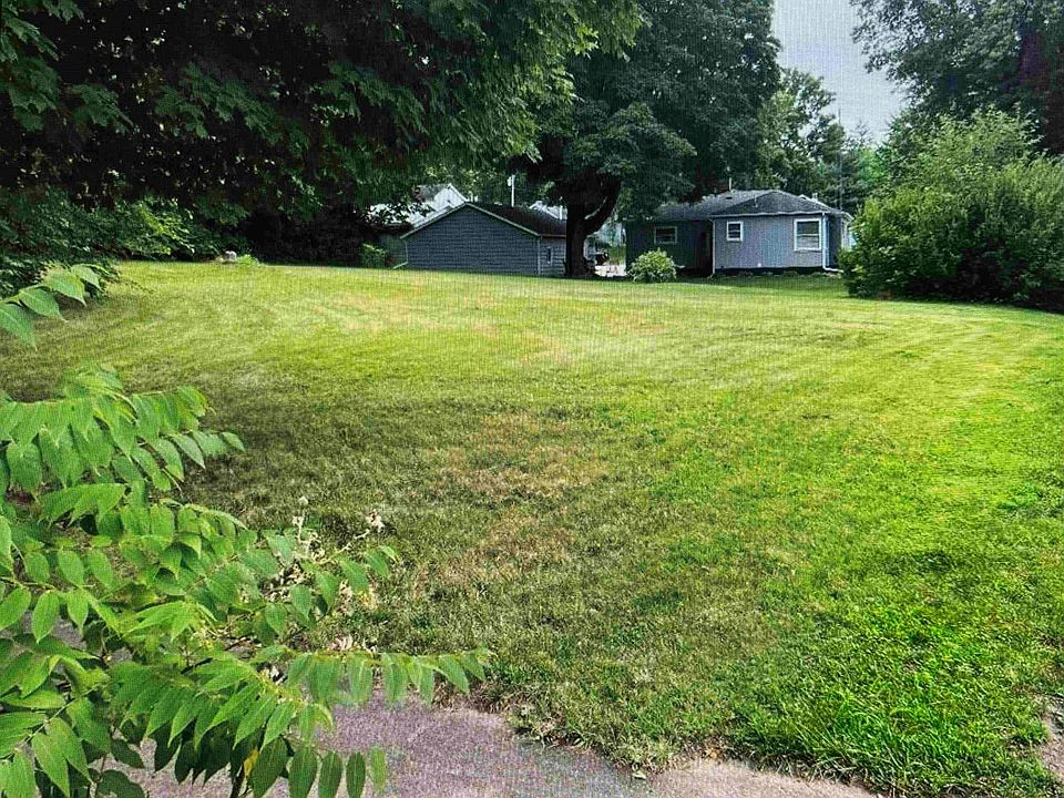 2nd image of 512 2nd St