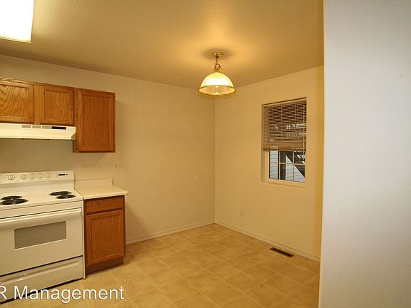 5th image of 809 Mantle Dr APT A