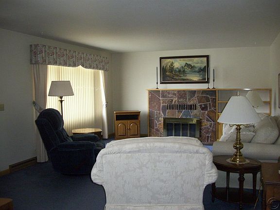 5th image of 239 W Broadway St