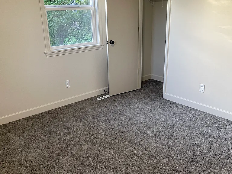 1207 Geneva St — Photo 17