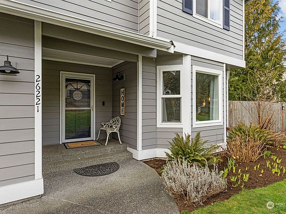 3rd image of 26221 Tuckerman Avenue NE
