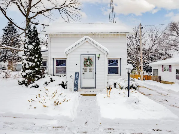 17 Windsor Ct, Milton, WI 53563
