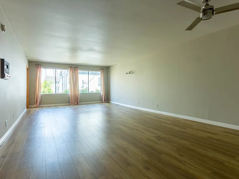 5125 Harold Way #202 — Photo 3