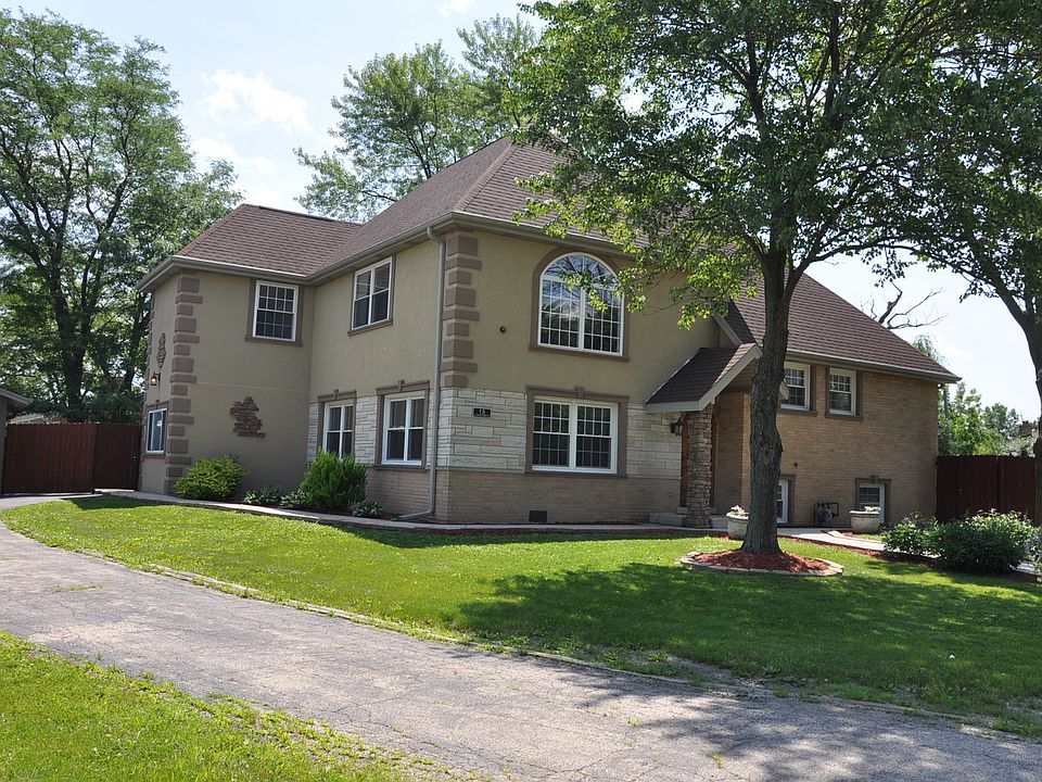 2nd image of 15 Constance Ln