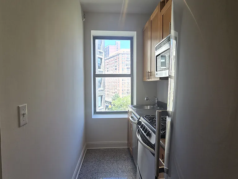 248 W 105th St #6A — Photo 2