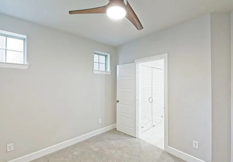 5319 Holland Ave — Photo 6