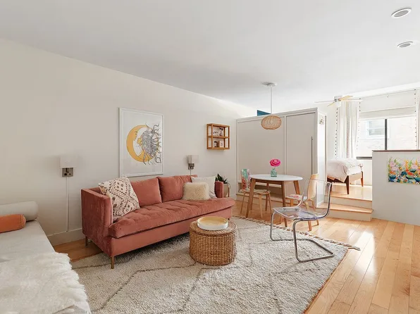 85 8th Ave APT 5H, New York, NY 10011