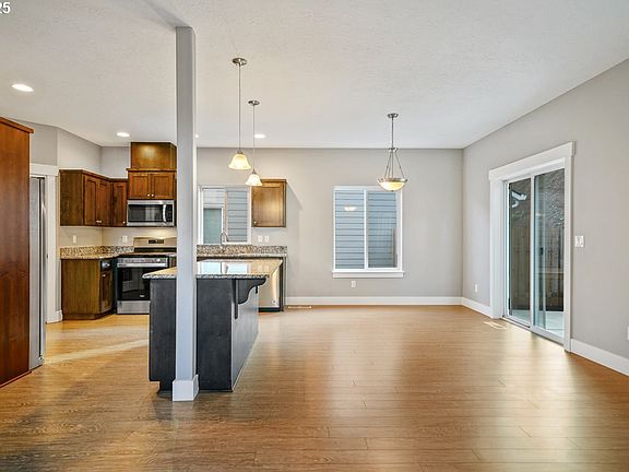 4th image of 2776 Mia Ct SE