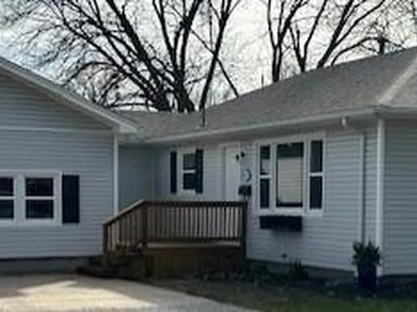 1525 W Hickory St, Nevada, MO 64772