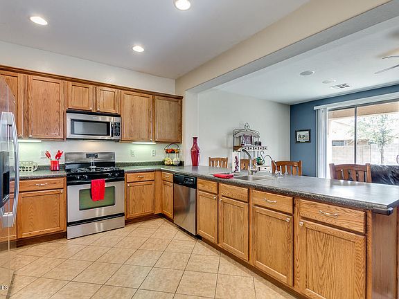4th image of 85 W Dana Dr