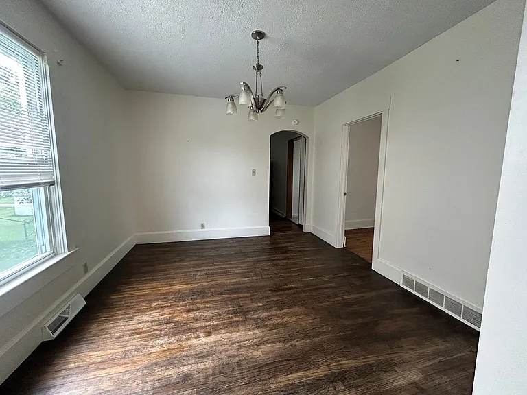 226 Park St — Photo 5