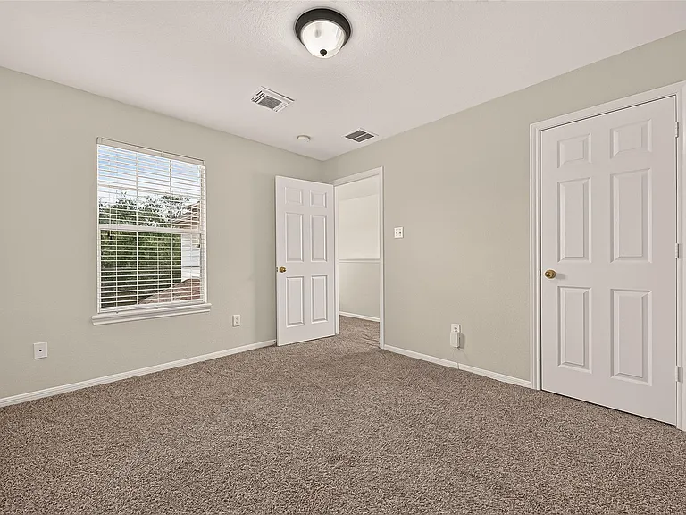 6118 Breezy Hollow Ln — Photo 31