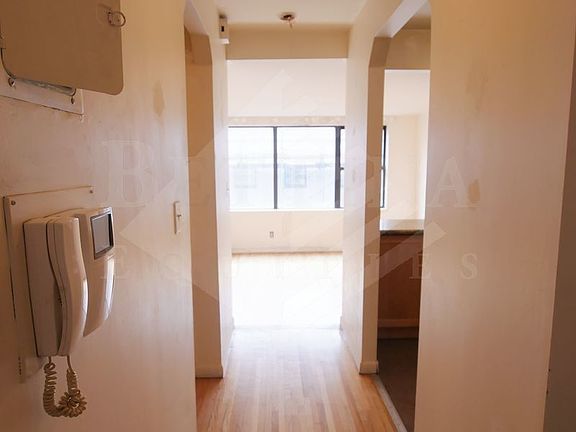 5th image of 421 E 76th St #5B