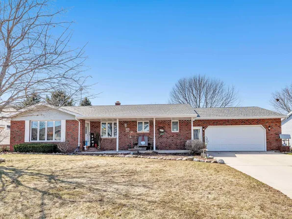 1225 Sun Terrace St, Luxemburg, WI 54217