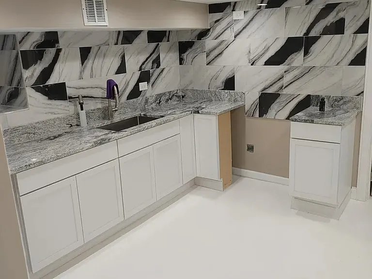 1729 N Melvina Ave #BASEMENT — Photo 3