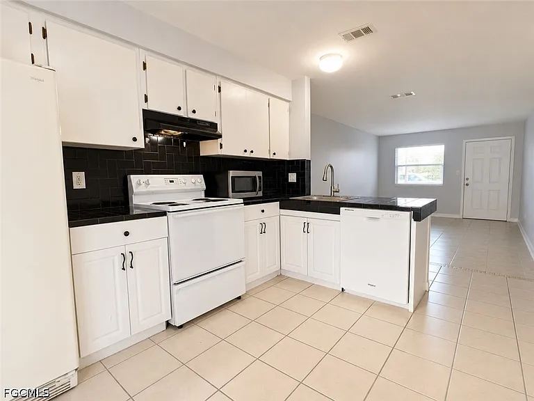 3420 Skyline Blvd #103 — Photo 3