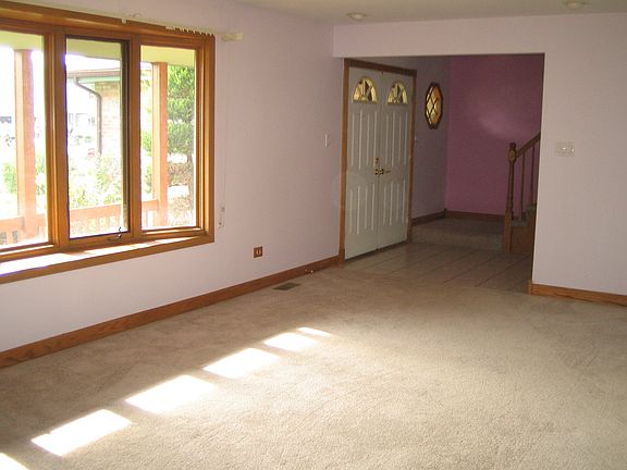 3rd image of 18925 Meadow Creek Dr