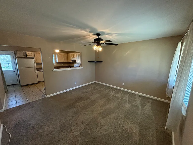 852 Weedel Dr — Photo 5