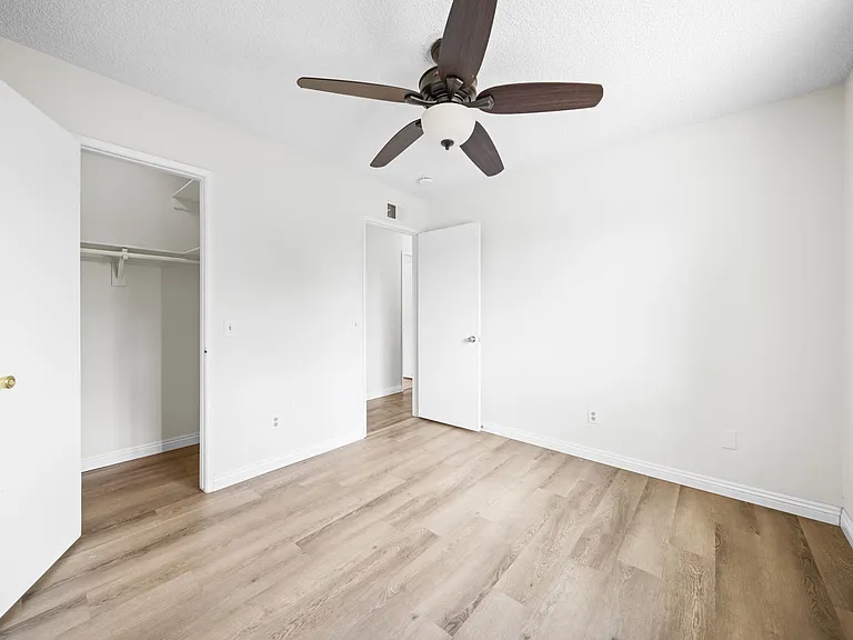 7608 Hyssop Dr — Photo 24