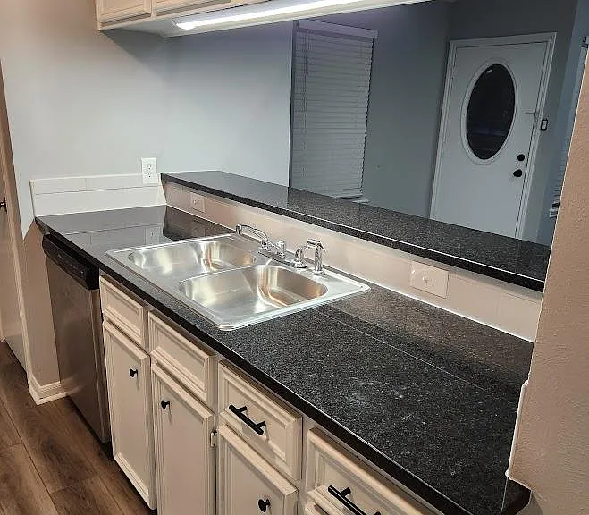1720 Hazelwood Dr #1720 — Photo 5