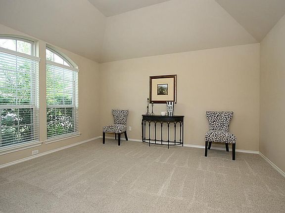 5th image of 29027 Erica Lee Ct