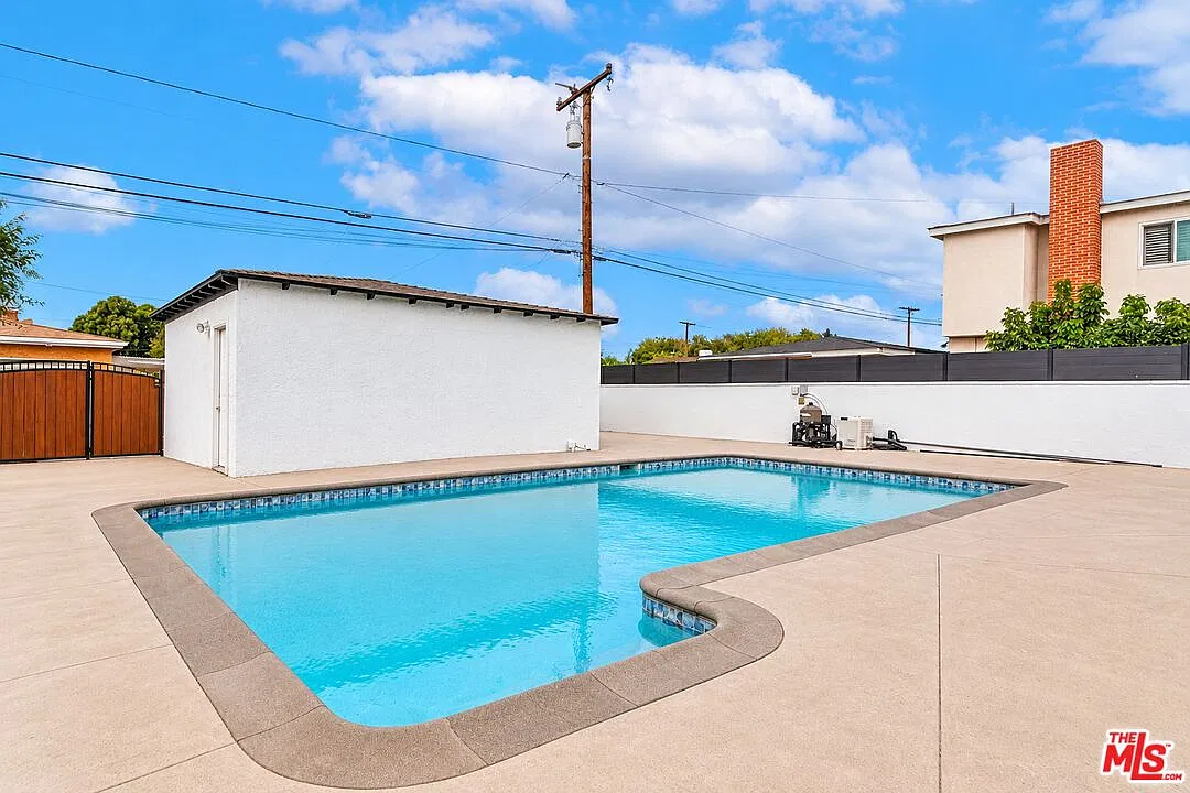 3 bed, 1.0 bath, 1139 sqft, $6,500 — Photo 4