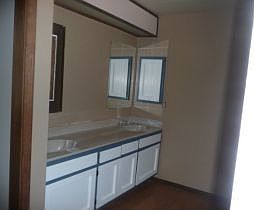 5th image of 15676 Mesquite Ave