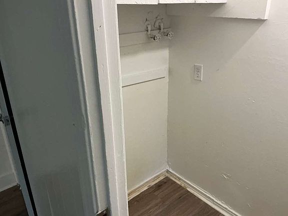 5th image of 3434 Midlawn Ave