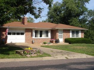 200 Hickory St, New Haven, MO 63068