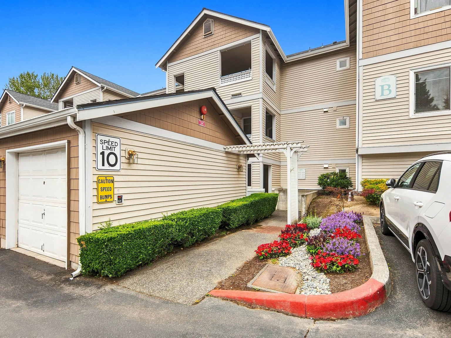 1 bed, 609 sqft, $1,700 — Photo 3