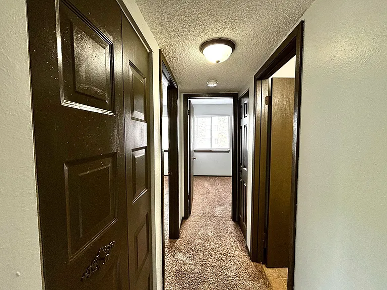 Breckenridge Davenport Apartments — Photo 32