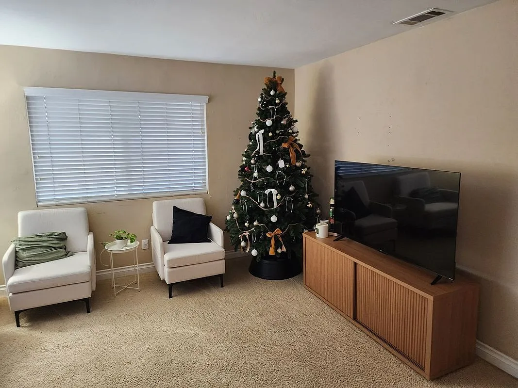 2 bed, 1.0 bath, 850 sqft, $2,300 — Photo 3