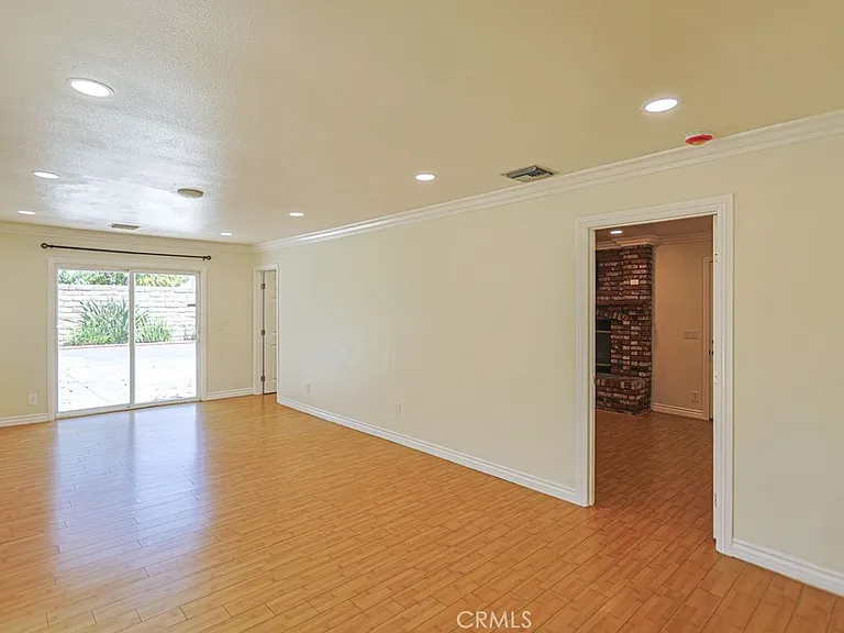 11851 Wisteria Ave — Photo 21