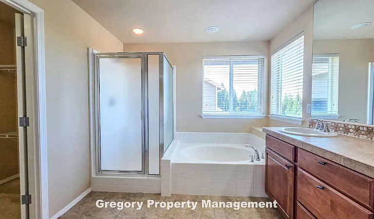 22904 42nd Dr SE — Photo 37