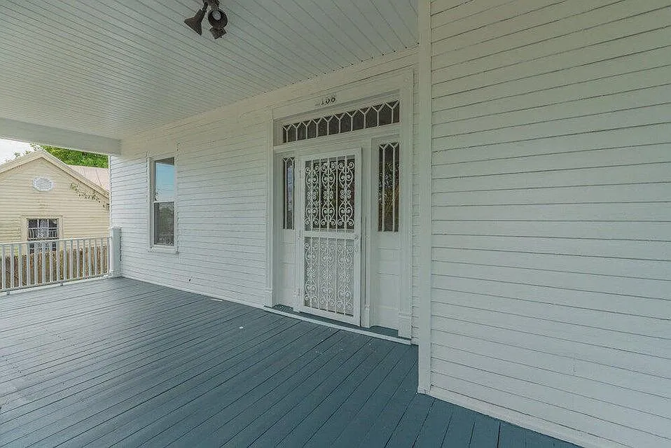 Building Photo - 2158 Broad St #C