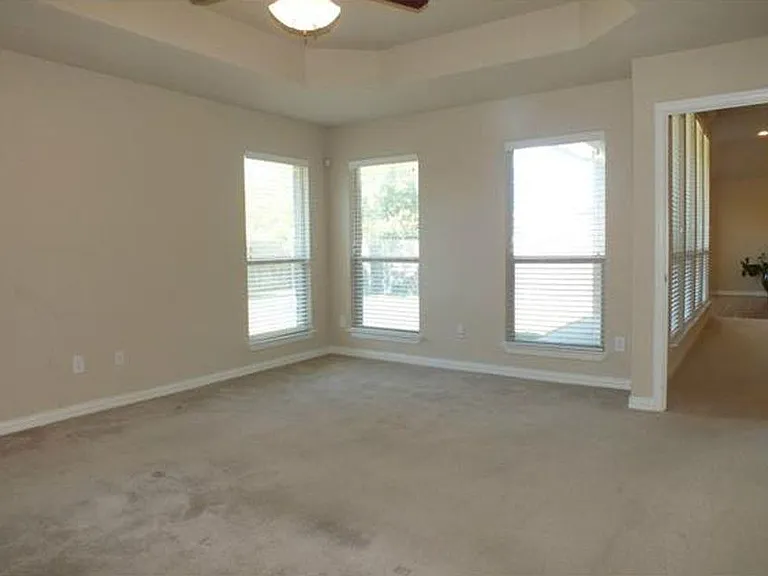 Master Bedroom2