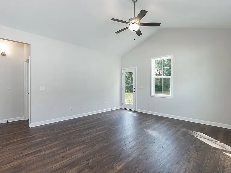 220 E Granville St — Photo 17