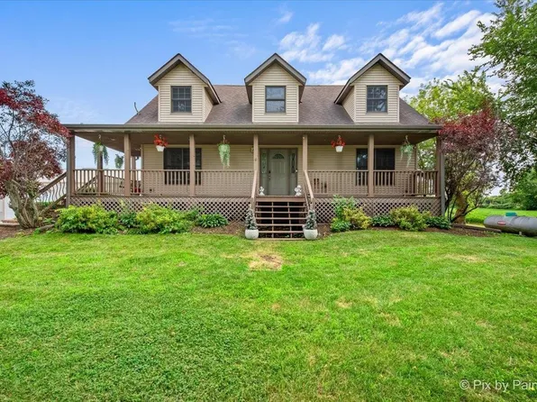 10053 Spring Rd, Garden Prairie, IL 61038