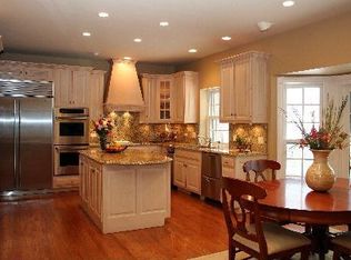 39 S Wynstone Dr, North Barrington, IL
