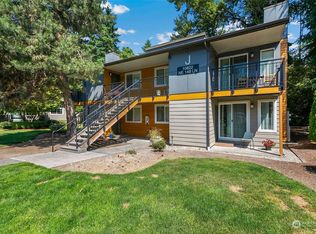 10822 NE 148th Ln UNIT J101, Bothell, WA 98011