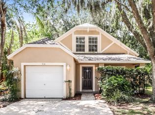 714 Cape Cod Cir, Valrico, FL 33594