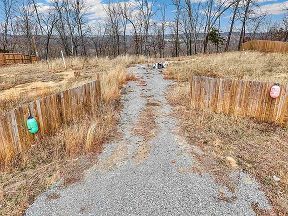 2nd image of 21 Ridgefield Cv