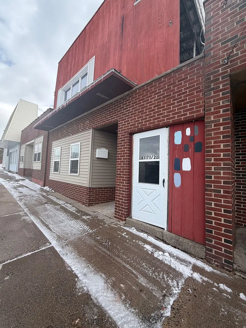 317 Main St — Photo 1
