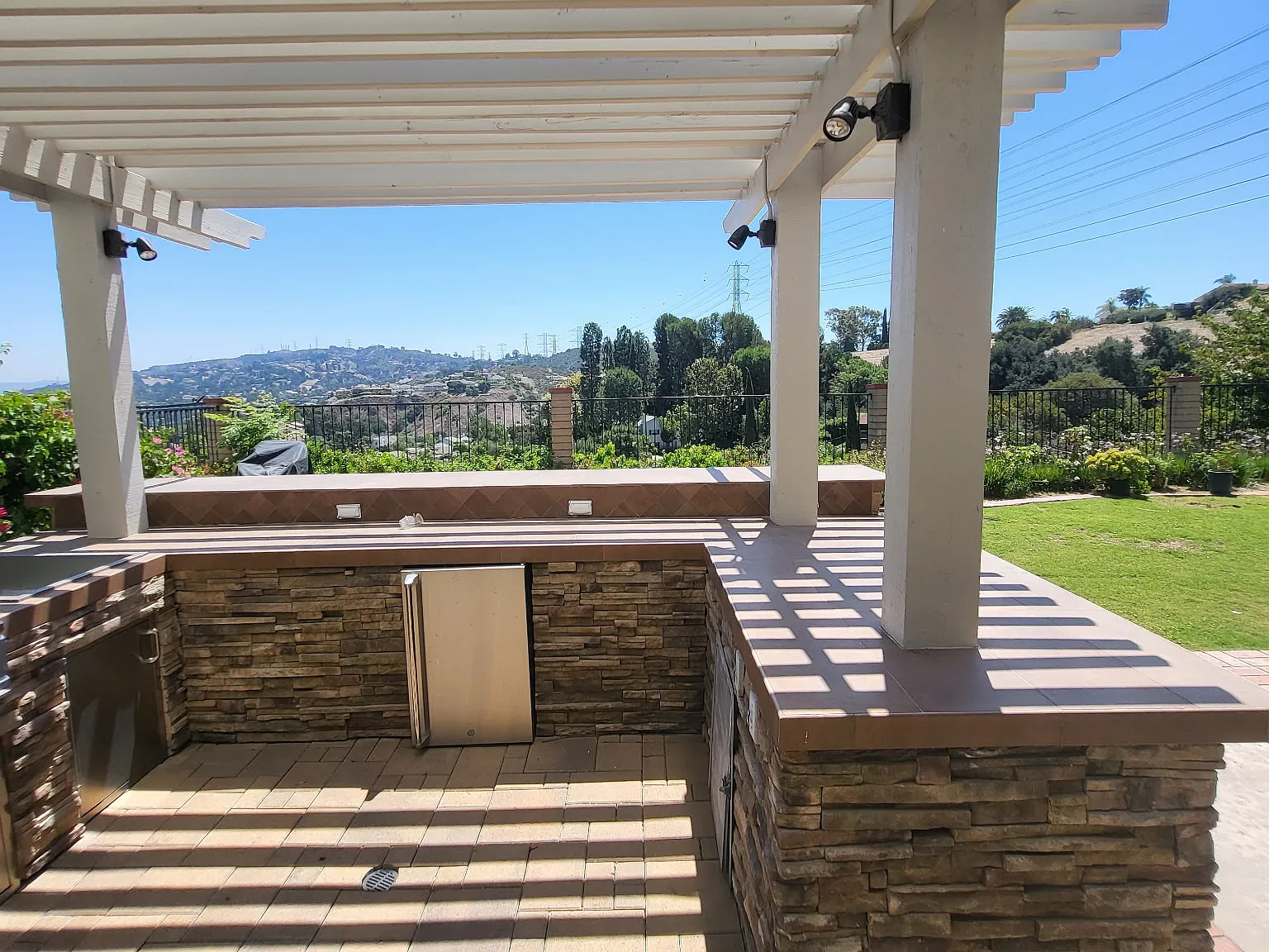 4 bed, 2936 sqft, $6,000 — Photo 4