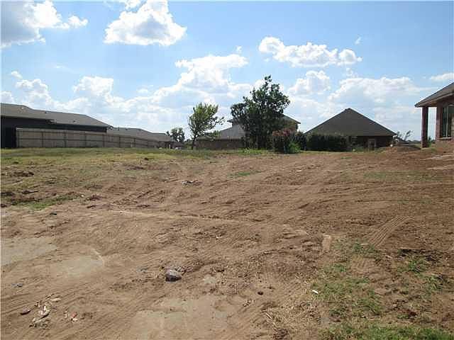 1st image of 901 Heather Ln #22